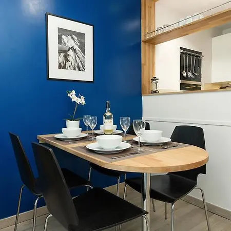 Jonquille Terrasse Centre Mont Blanc شامونكس